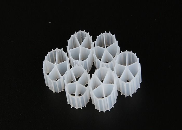 مياه الصرف الصحي السرير المتحرك وسائل المرشح البيولوجية الحيوية أقل استهلاك الطاقة 10mm X 7mm الحجم