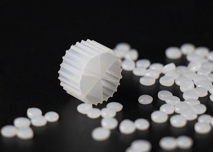 MBBR 100% برجين HDPE PE04 بييو فلتر الوسائط اللون الأبيض 0.98g/Cm3