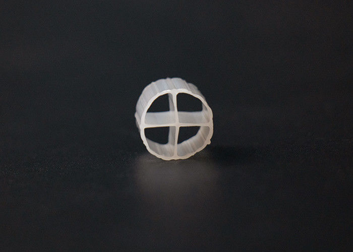 PE01 Mbbr الوسائط المرشحة اللون الأبيض مساحة السطح 800m2/m3