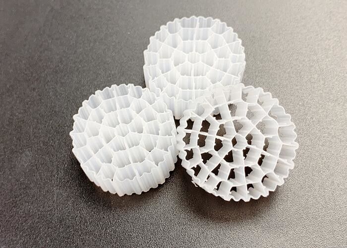 MBBR Biocell Media اللون الأبيض MBBR منتج الفلتر العائم FDA Safty