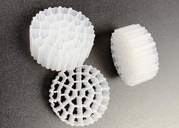 إدارة الأغذية والعقاقير FDA تكنولوجيا A / O آمنة MBBR وسائل الفلتر البلاستيكية المواد البيضاء Hdpe