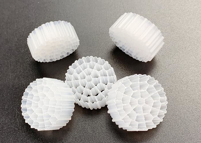 IFAS FDA Safty HDPE اللون الأبيض MBBR Biocell Filter Media تقنية A / O