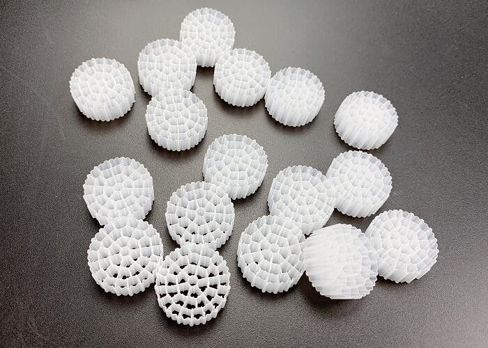 البلاستيك بيولوجيا الوسائط الصمامي أنبوب بيولوجيا الأنبوب MBBR كالدنيس وسائل التصفية أي لون