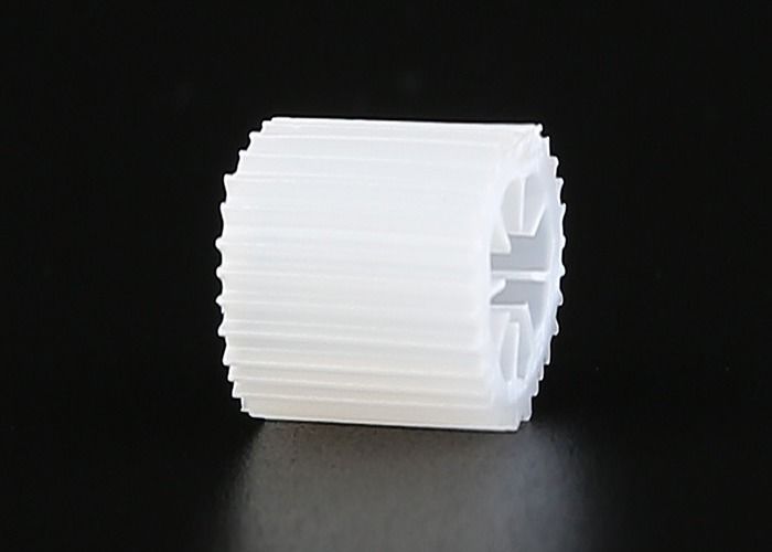 Biocell Filter Media Virgin HIPS المادة 5 * 10mm الحجم MBBR Biocell Media Biocell للبركة