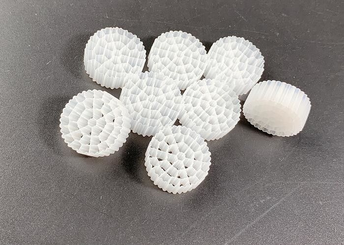 اللون الأبيض SBR معالجة المياه العملية MBBR الوسائط المرشحة ROHS REACH