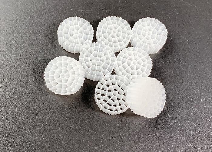 اللون الأبيض SBR معالجة المياه العملية MBBR الوسائط المرشحة ROHS REACH